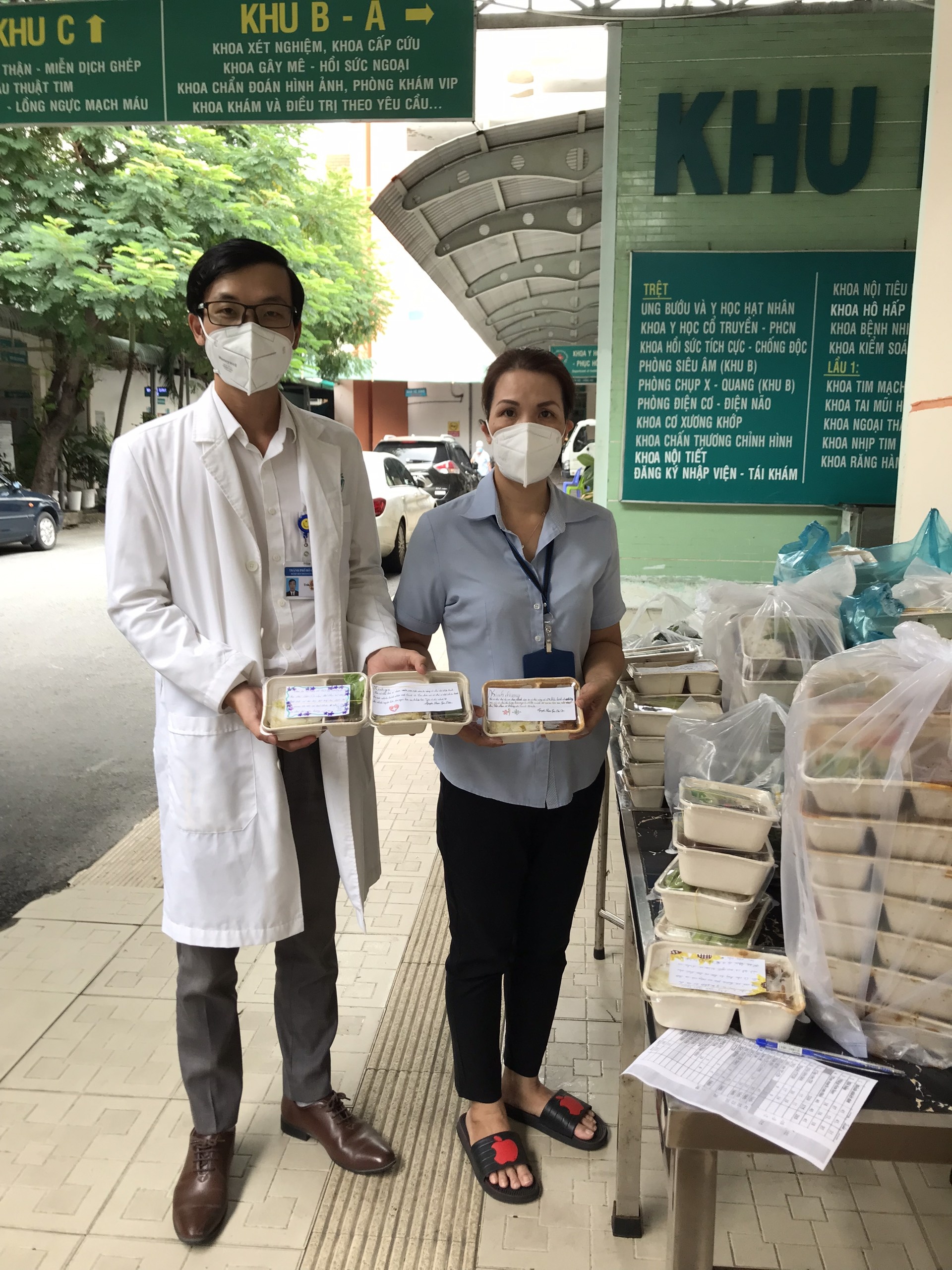 hoc sinh tp.hcm viet thu cam on bac si chong dich anh 3