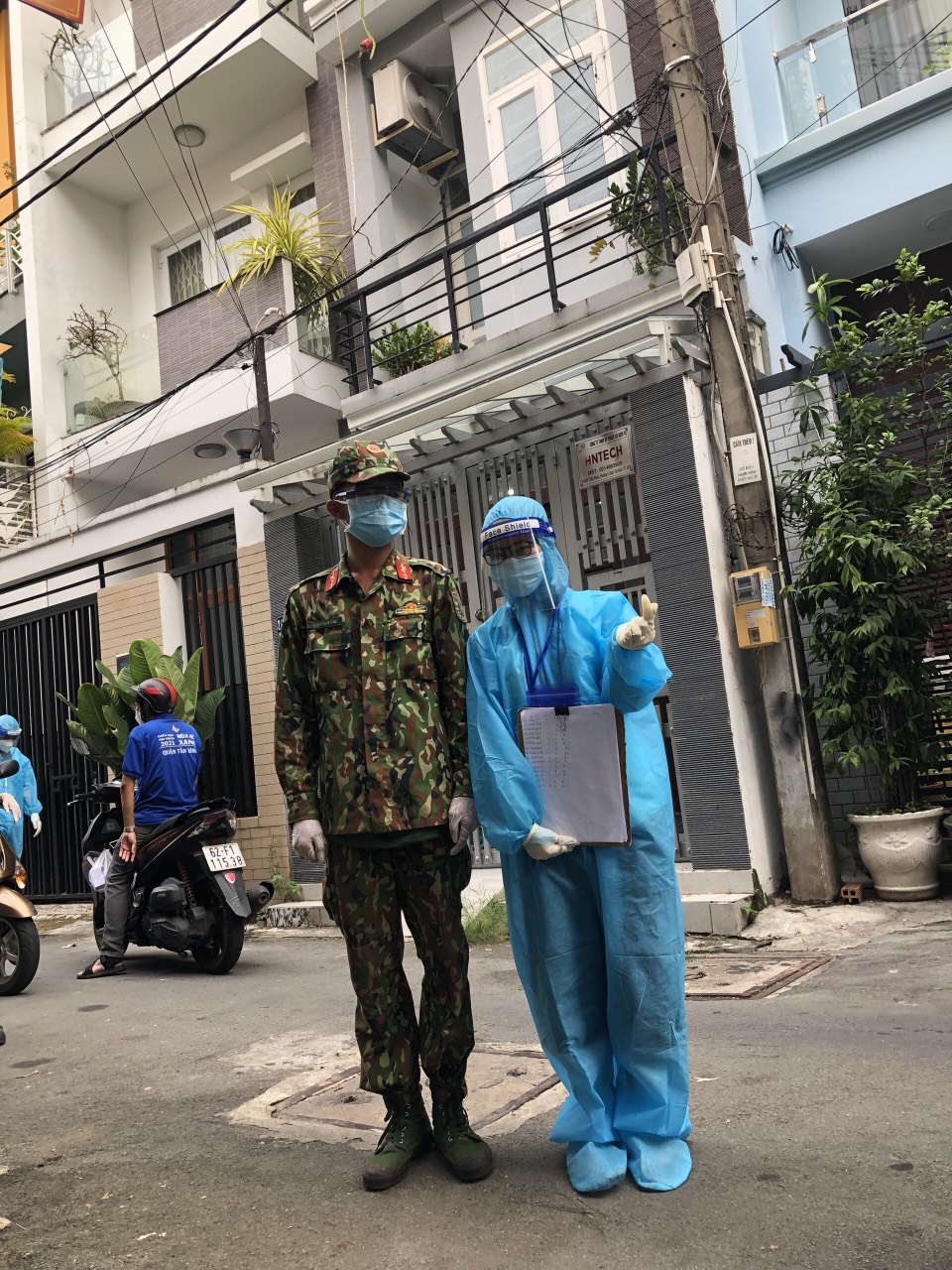 tinh nguyen vien di chong dich vi ket lai TP.HCM anh 3