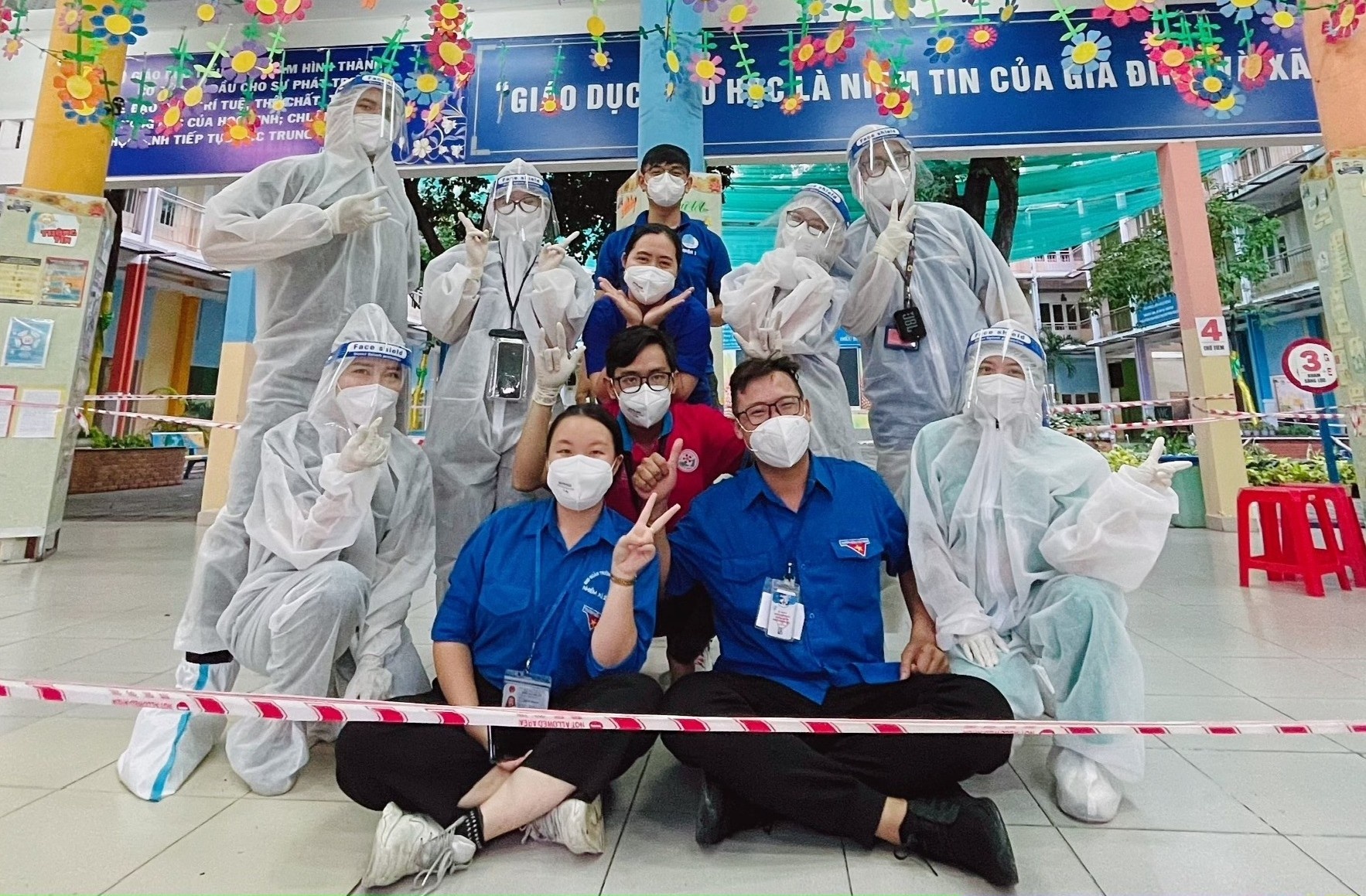 tình nguyện viên tới tận nhà tiêm vaccine ảnh 4 tinh nguyen vien toi tan nha tiem vaccine anh 4
