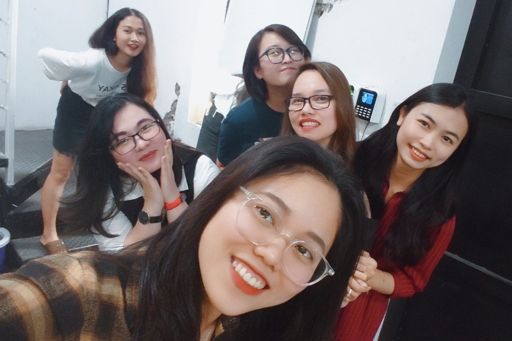 Gioi tre di lam lai sau phong toa: 'Ban quen an trua nhung rat vui' hinh anh