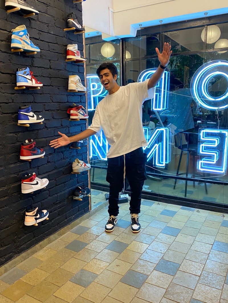 thi truong ban giay the thao hiem gia cao anh 1