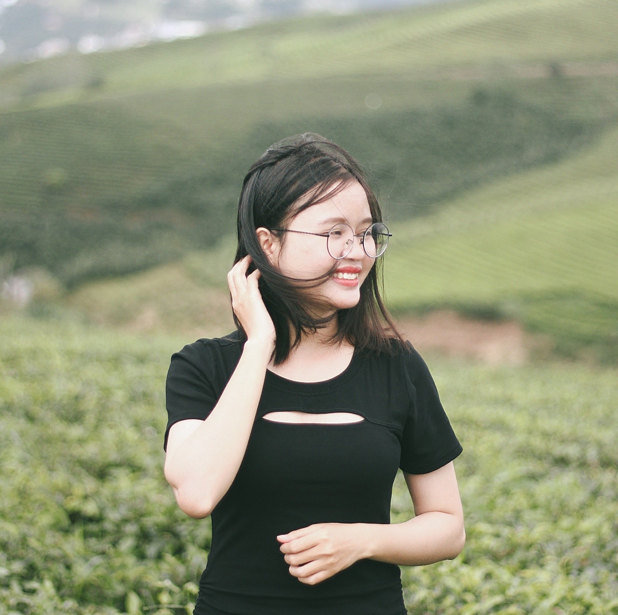 nguoi tre thu suc voi nghe la trong dich anh 1