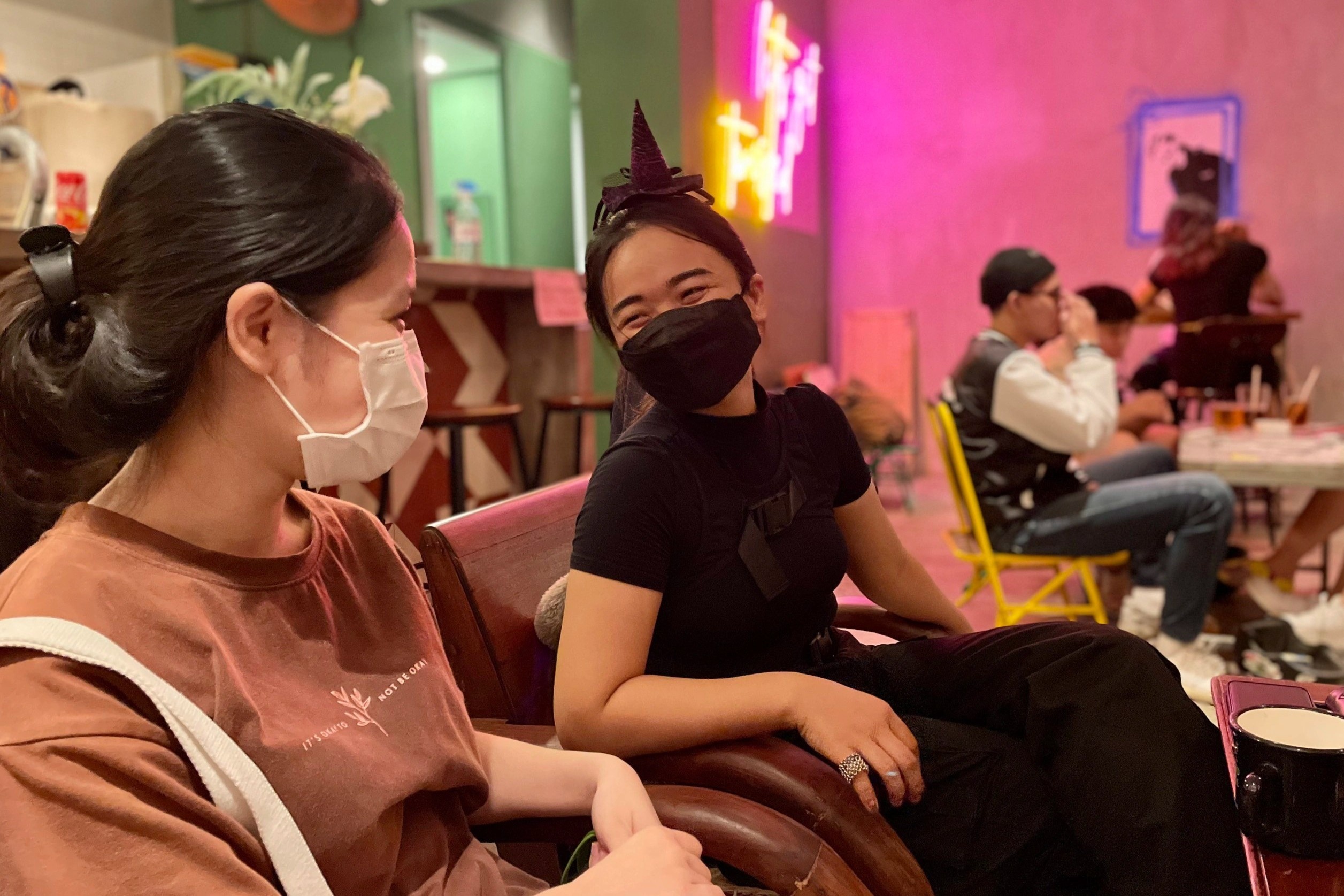 Pho Tay Bui Vien, khu Thao Dien am dam dip Halloween hinh anh