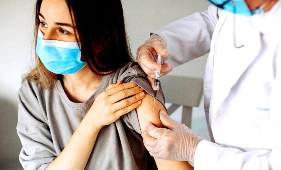 Tu dien Oxford chon 'vax' lam tu cua nam 2021 hinh anh