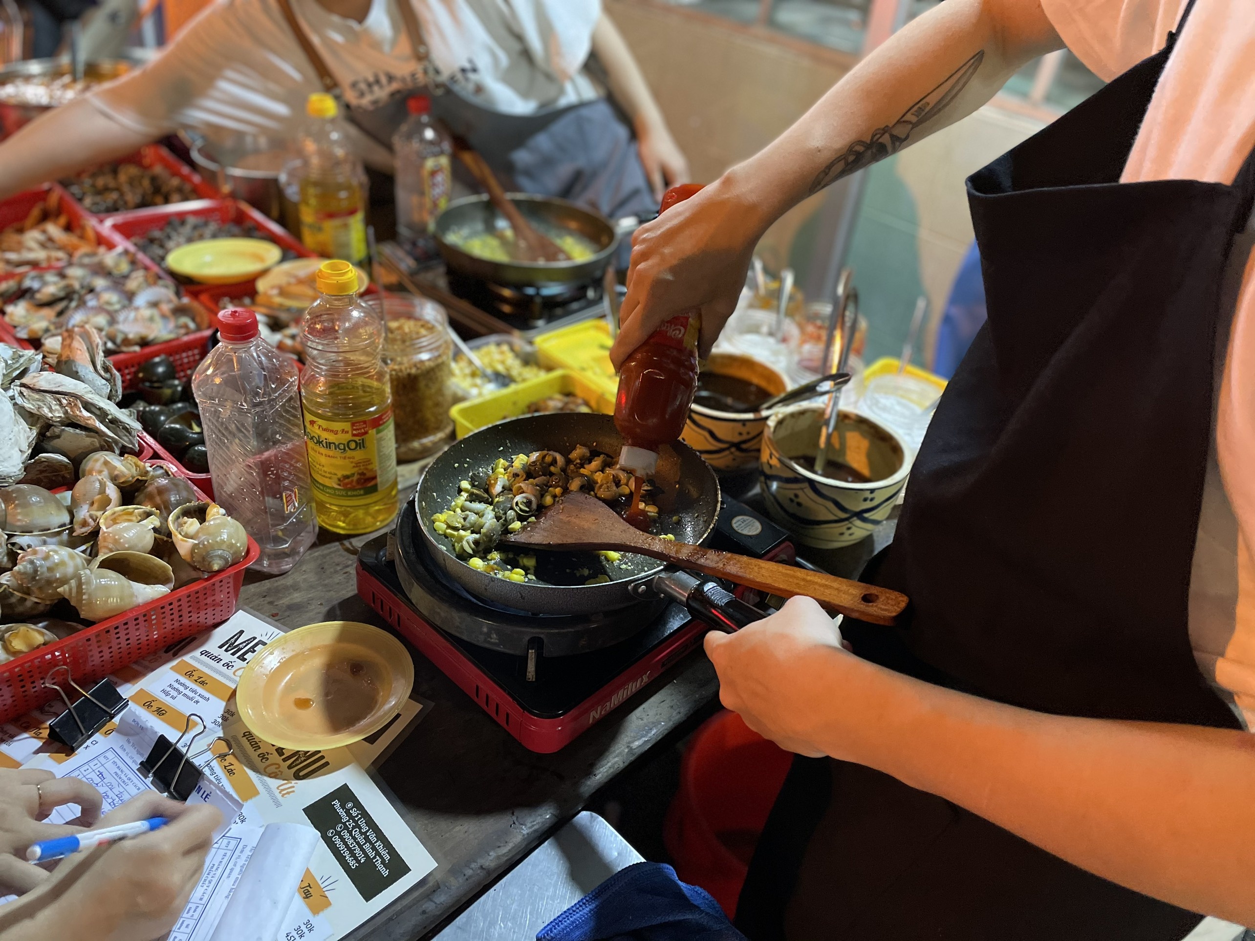 bartender mo tiem oc,  lam shipper anh 3