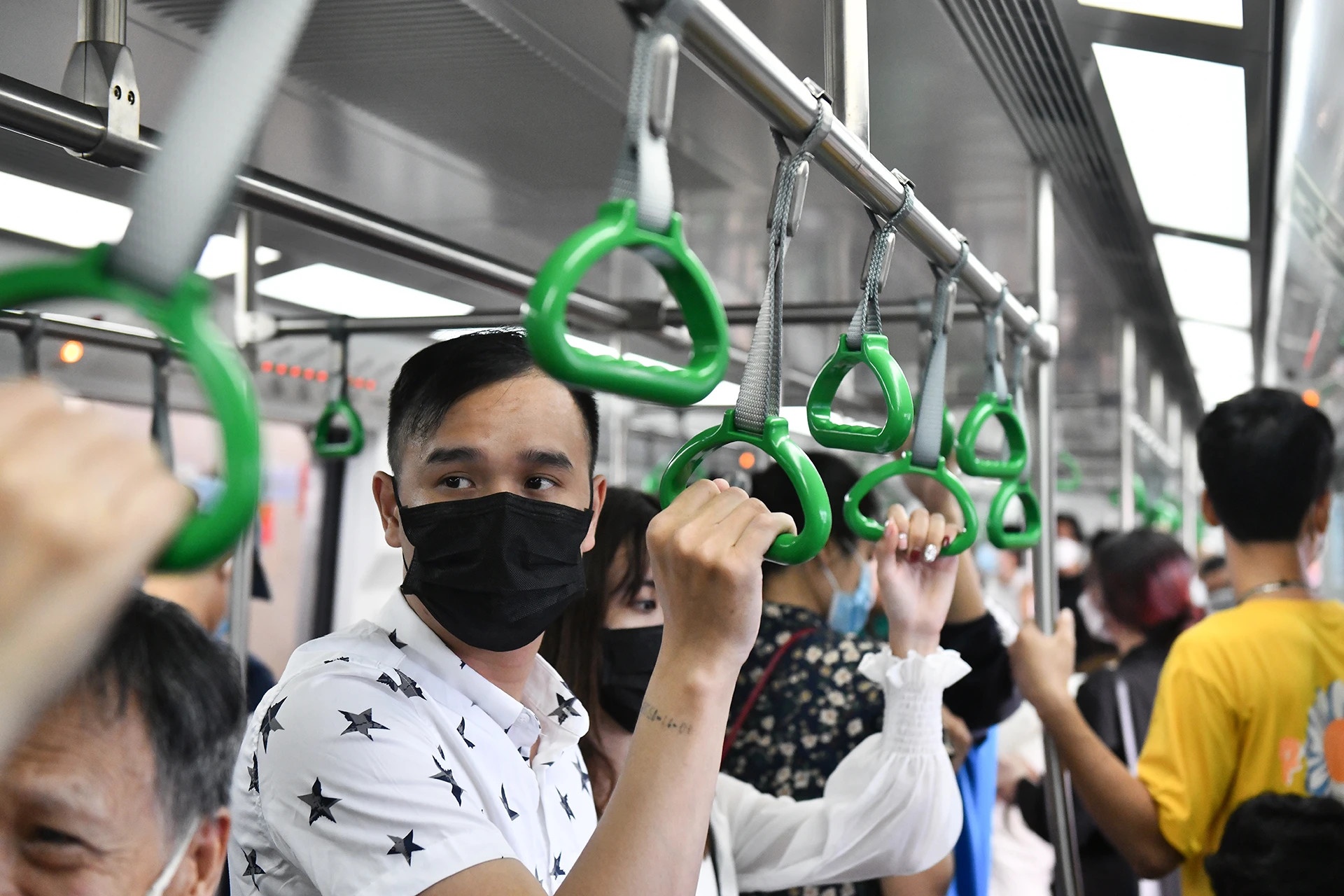 Xuong nham cua, mat the khi di tau Cat Linh - Ha Dong hinh anh