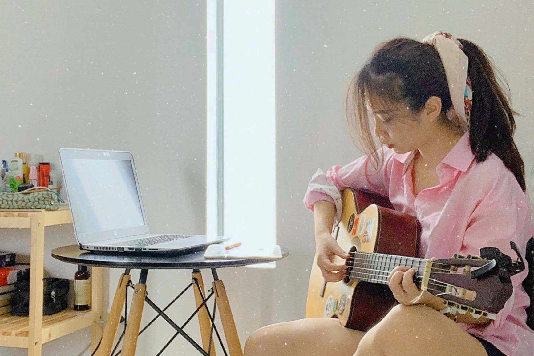 Nhung nguoi tre tu choi song chung voi gia dinh hinh anh
