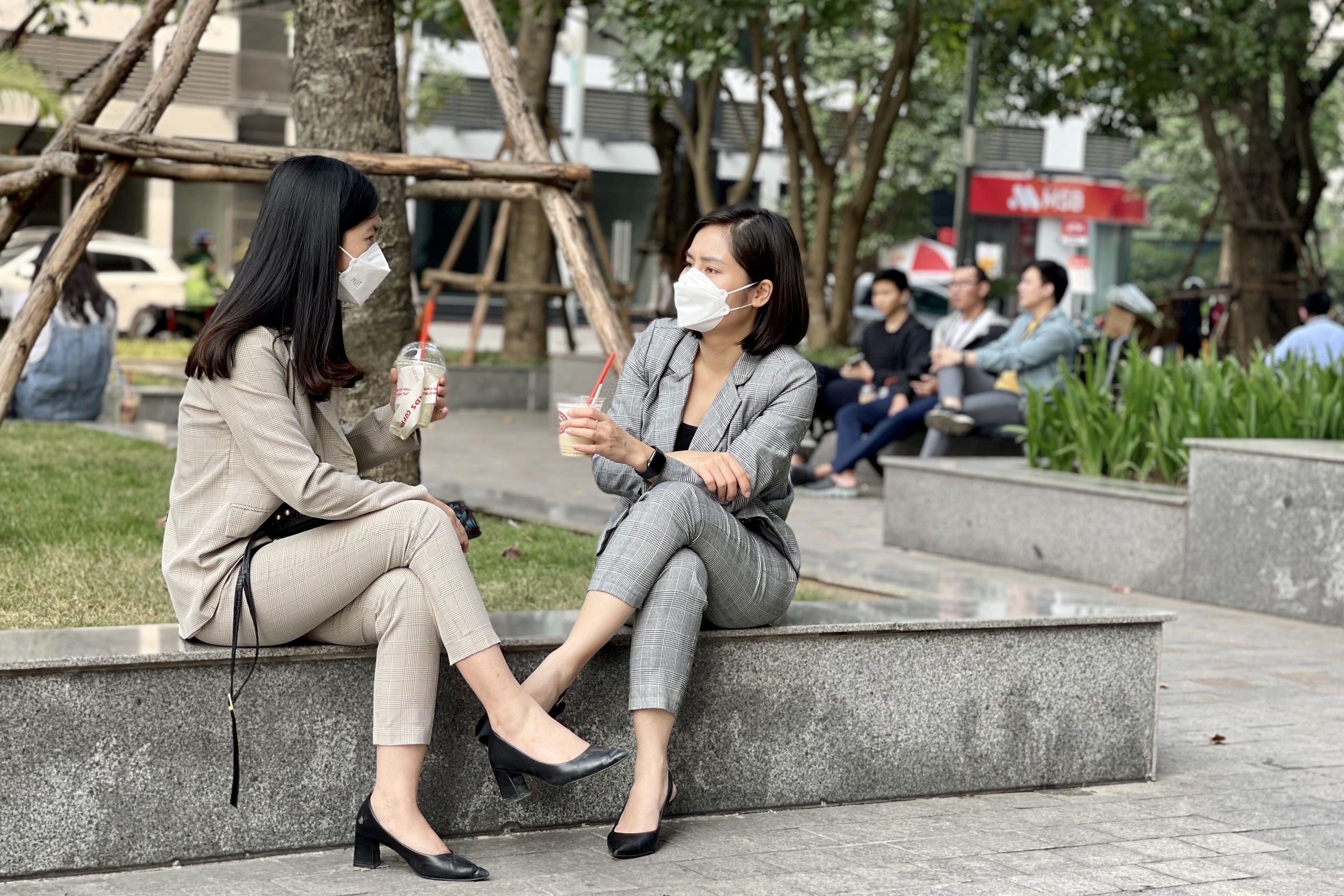 cảnh buôn bán đối lập ở times city ảnh 7 canh buon ban doi lap o times city anh 7