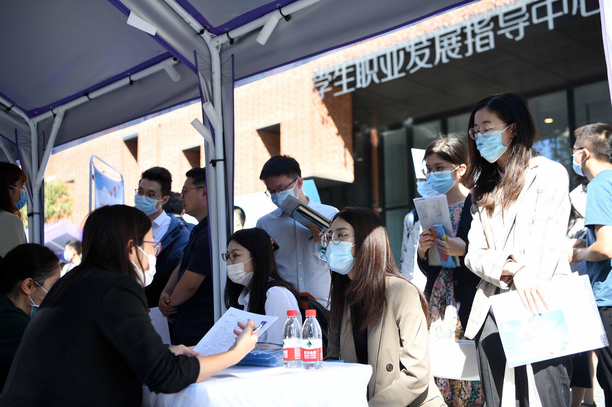 nguoi tre muon lam nha nuoc anh 3