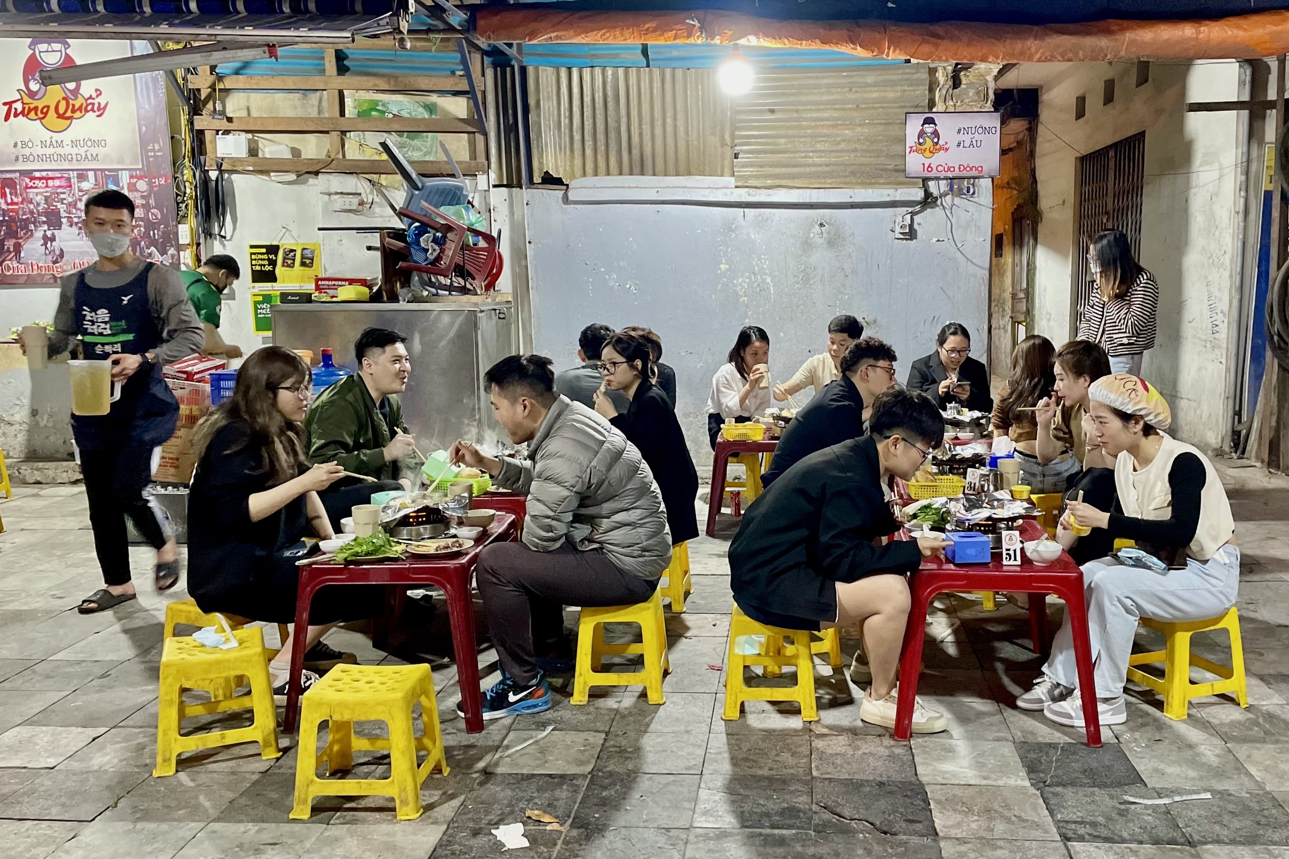 hang quan o ha noi am dam dip cuoi nam anh 5