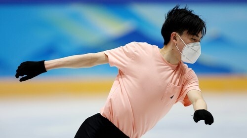 VDV nguoi My dung chan som o Olympic Bac Kinh vi mac Covid-19 hinh anh