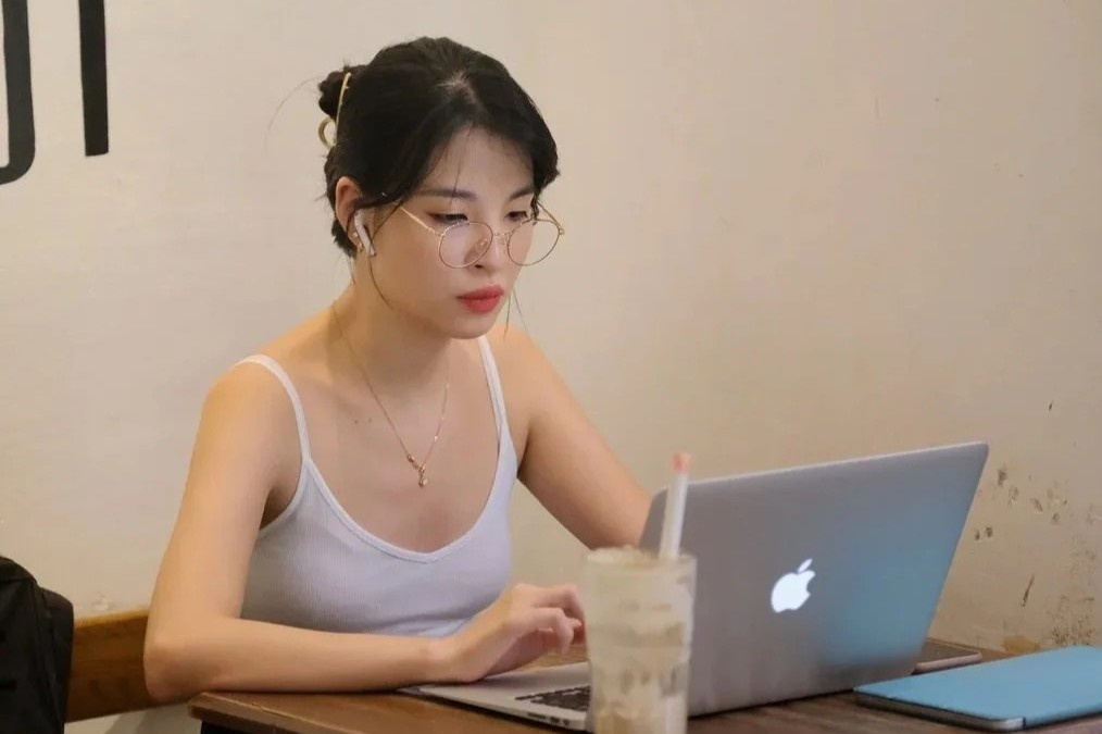 Tu bo cong viec phai ngoi van phong hinh anh