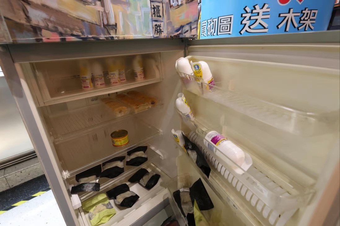 nguoi hong kong phai nhat thuc an thua trong dich anh 2