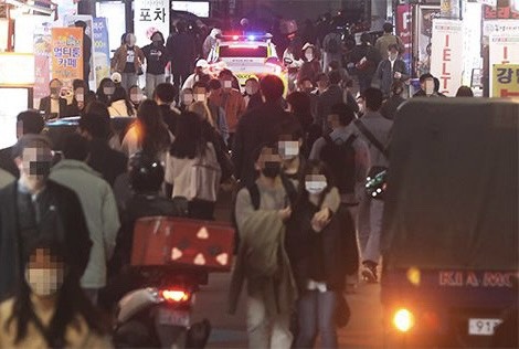 dan van phong han khong di nhau sau gio lam anh 2