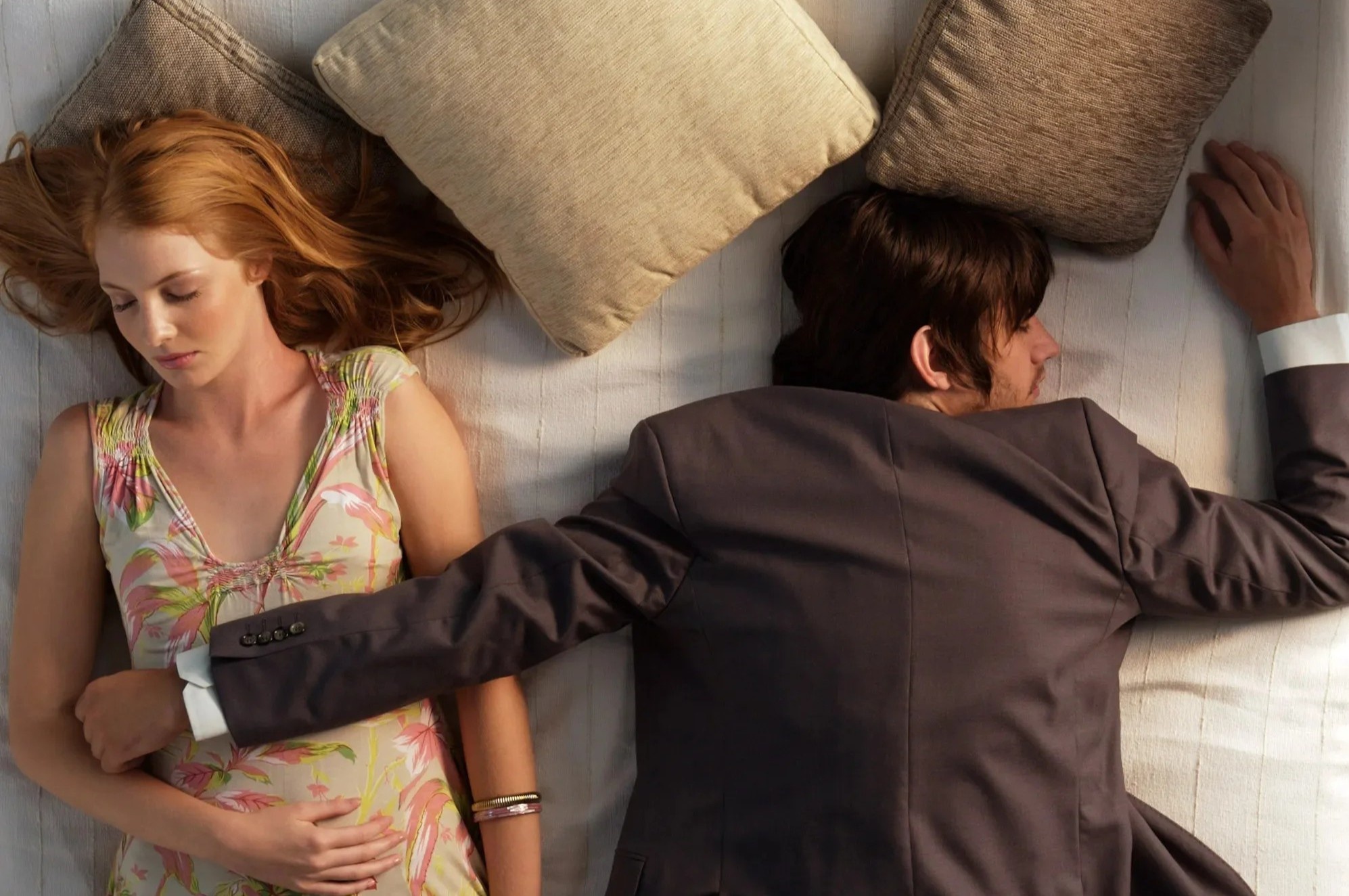 Giu khoang cach trong tinh yeu hinh anh