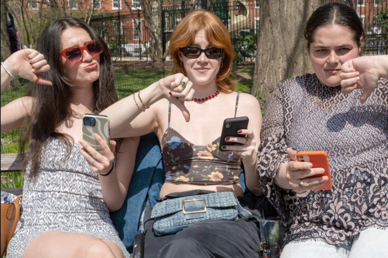 Hanh phuc hon khi tu bo mang xa hoi hinh anh