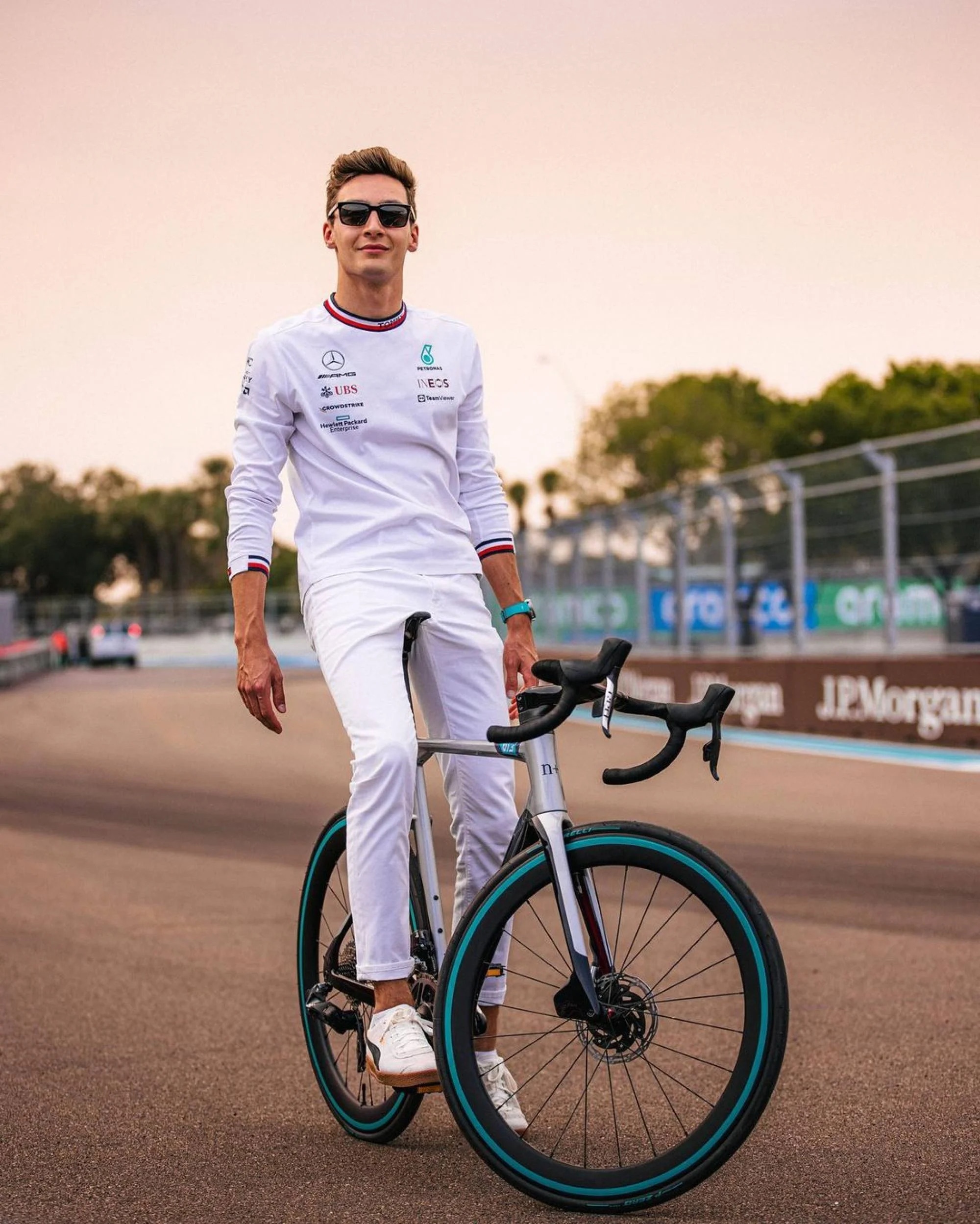 tay dua F1 george russell anh 6