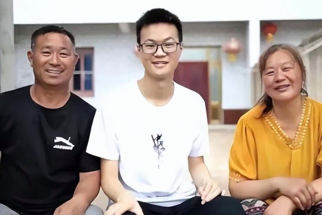 Ba me nong thon co 3 con do dai hoc hang dau Trung Quoc hinh anh