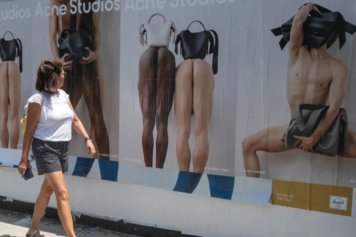 Quang cao khiem nha gay buc xuc o New York hinh anh