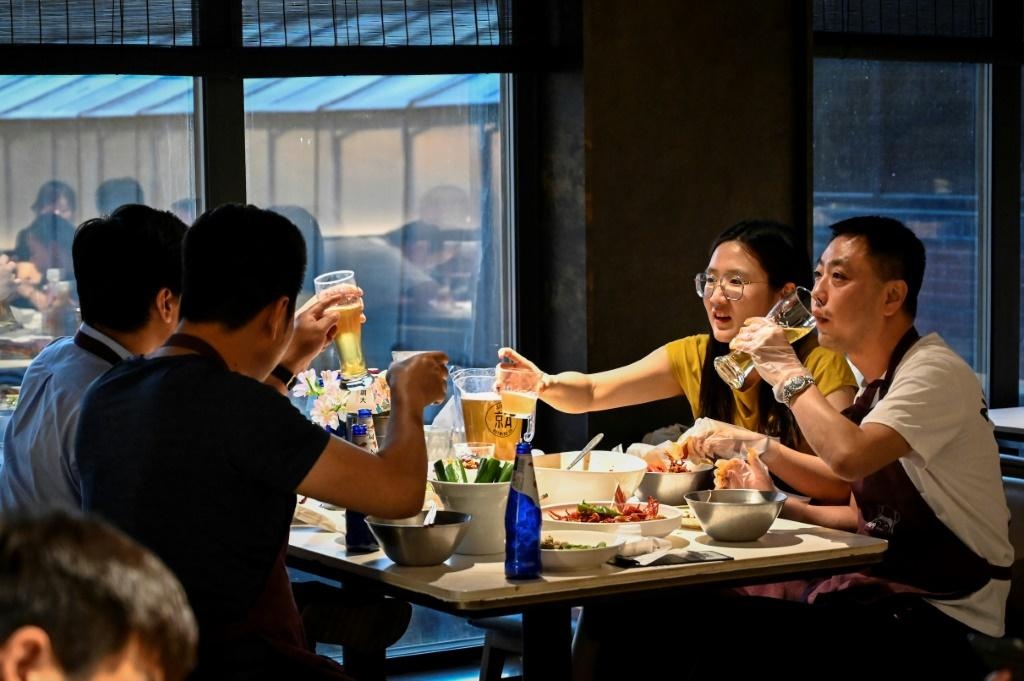 Dan Bac Kinh nhe nhom va de chung khi nha hang duoc mo lai hinh anh