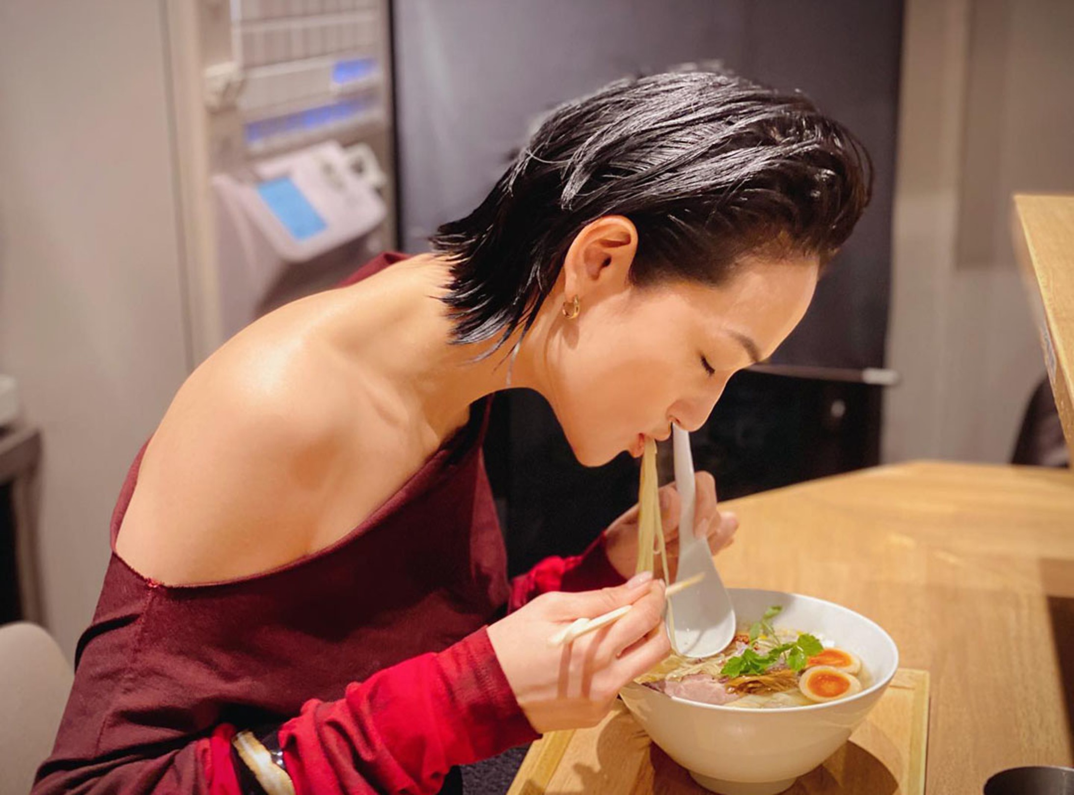 8 nghi thuc an uong ky la tren the gioi hinh anh