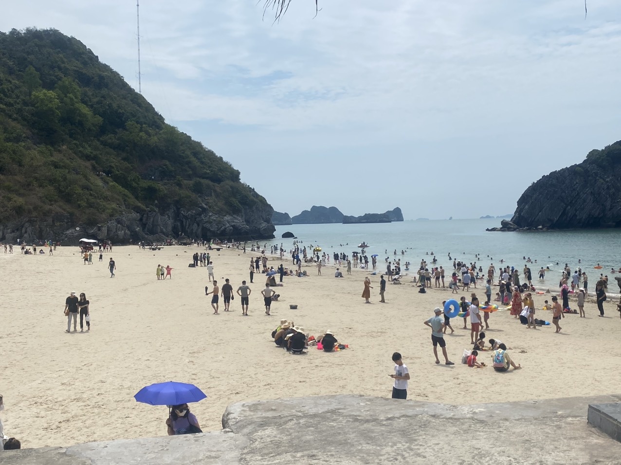 Luong khach di Cat Ba giam manh dip le hinh anh