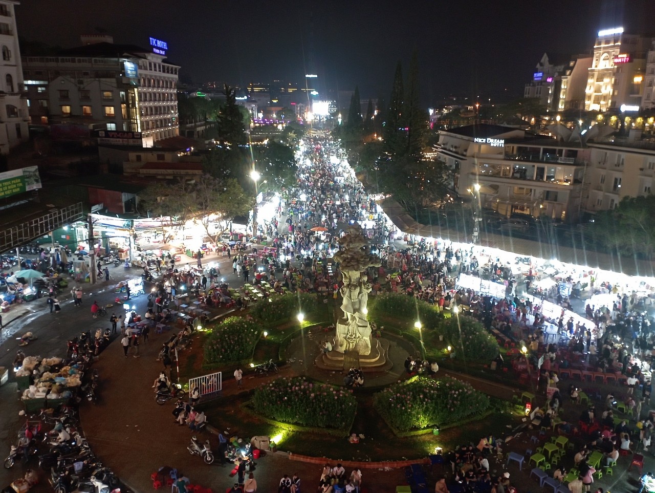 Da Lat don 59.000 khach, khong chay phong dip le hinh anh