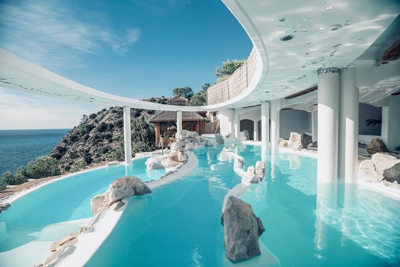 Khach san vach da anh 5