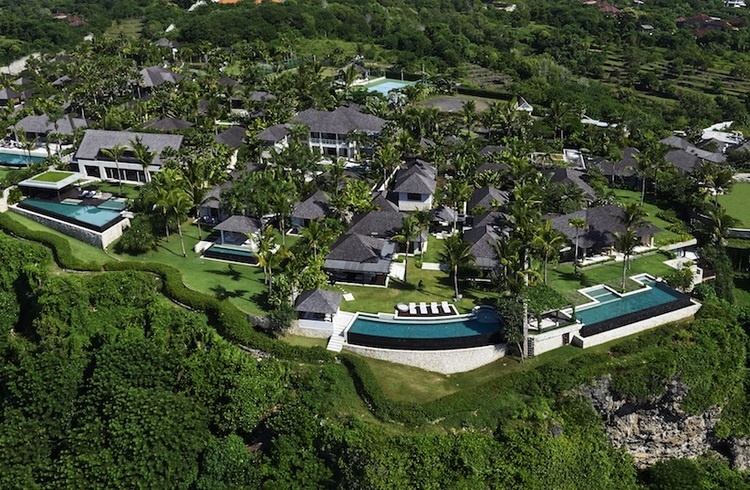 Khach san vach da anh 2