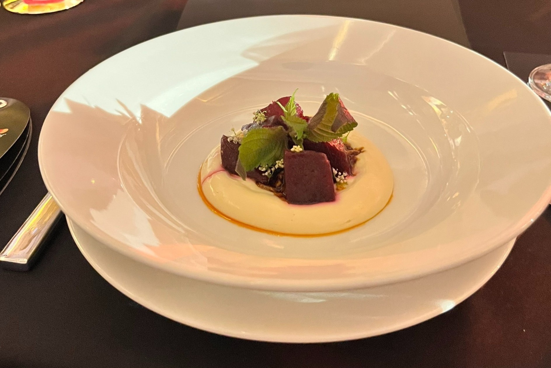 Tuan le quan bar anh 1