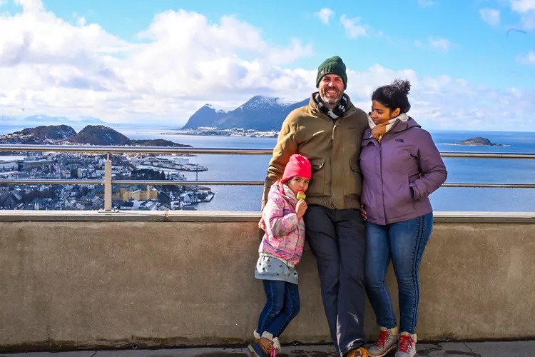 nguoi chau Au du lich anh 3