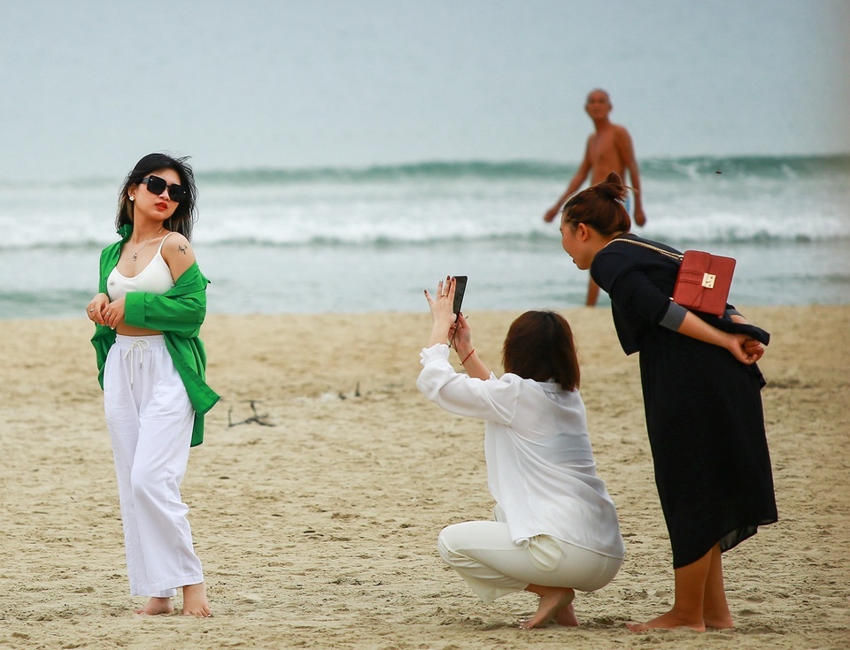 Gia ve bay Tet tang cao, du khach chuyen huong mua tour nuoc ngoai hinh anh