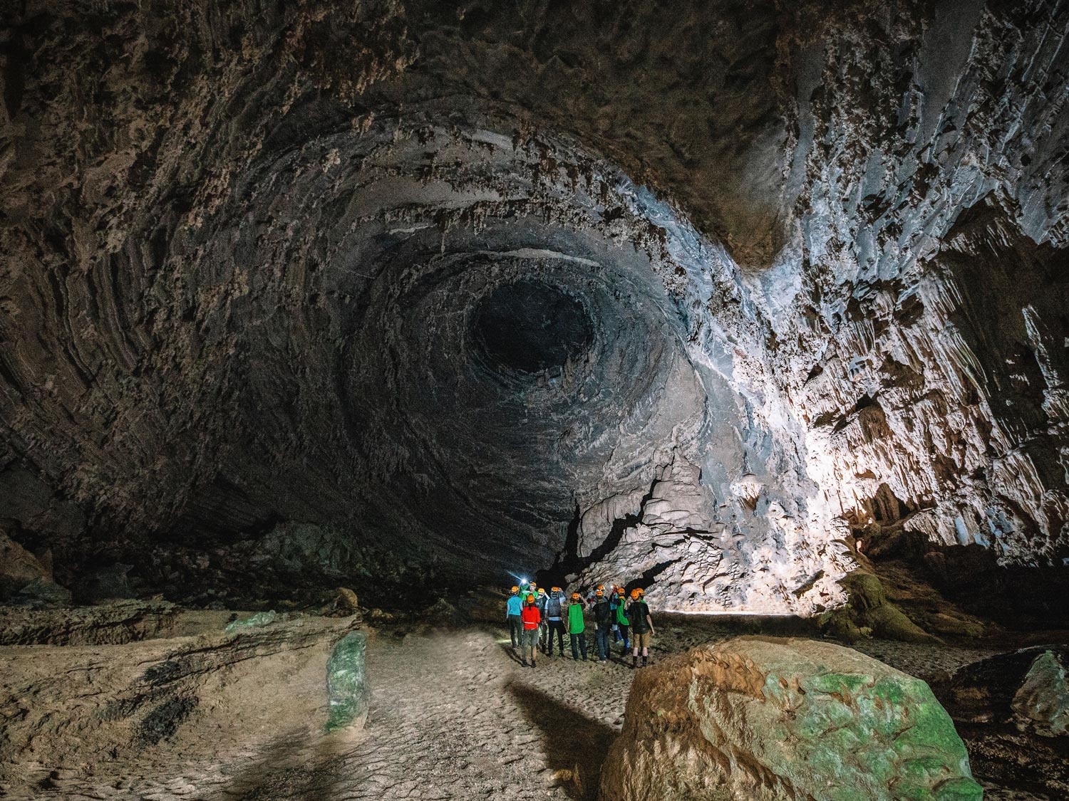 du lich quang binh,  lang tan hoa,  hang dong anh 13