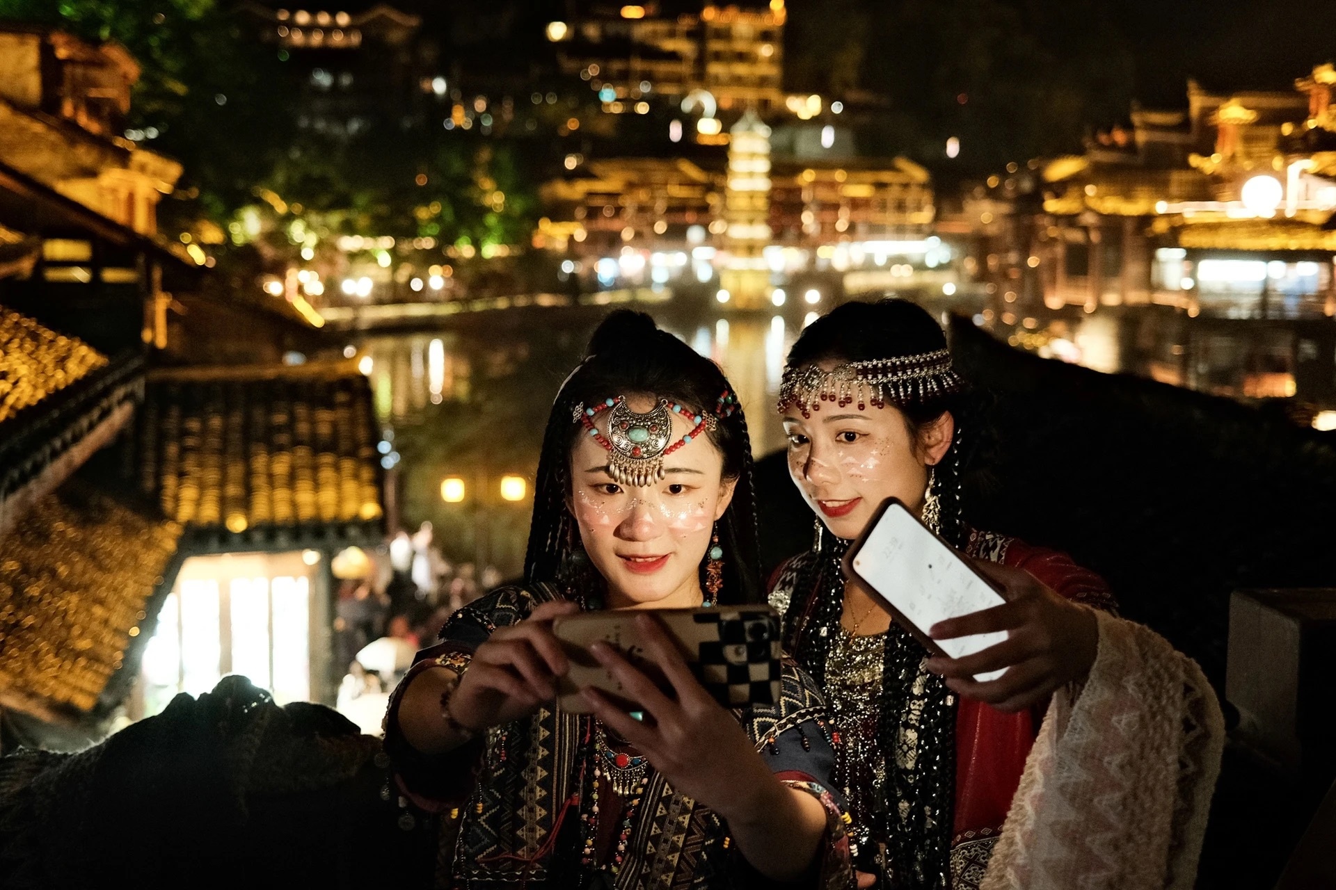 Tour ngoai huong loi mua cao diem Tet nho Trung, Han noi visa hinh anh