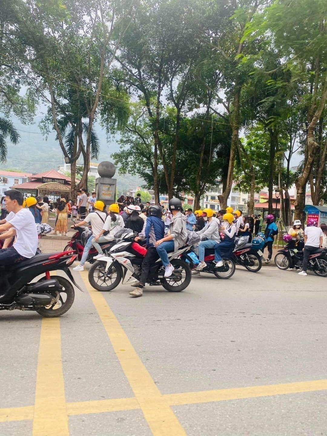 cổng trời quảng bạ, ùn tắc giao thông, du lịch tết ảnh 3 cong troi quang ba, un tac giao thong, du lich tet anh 3