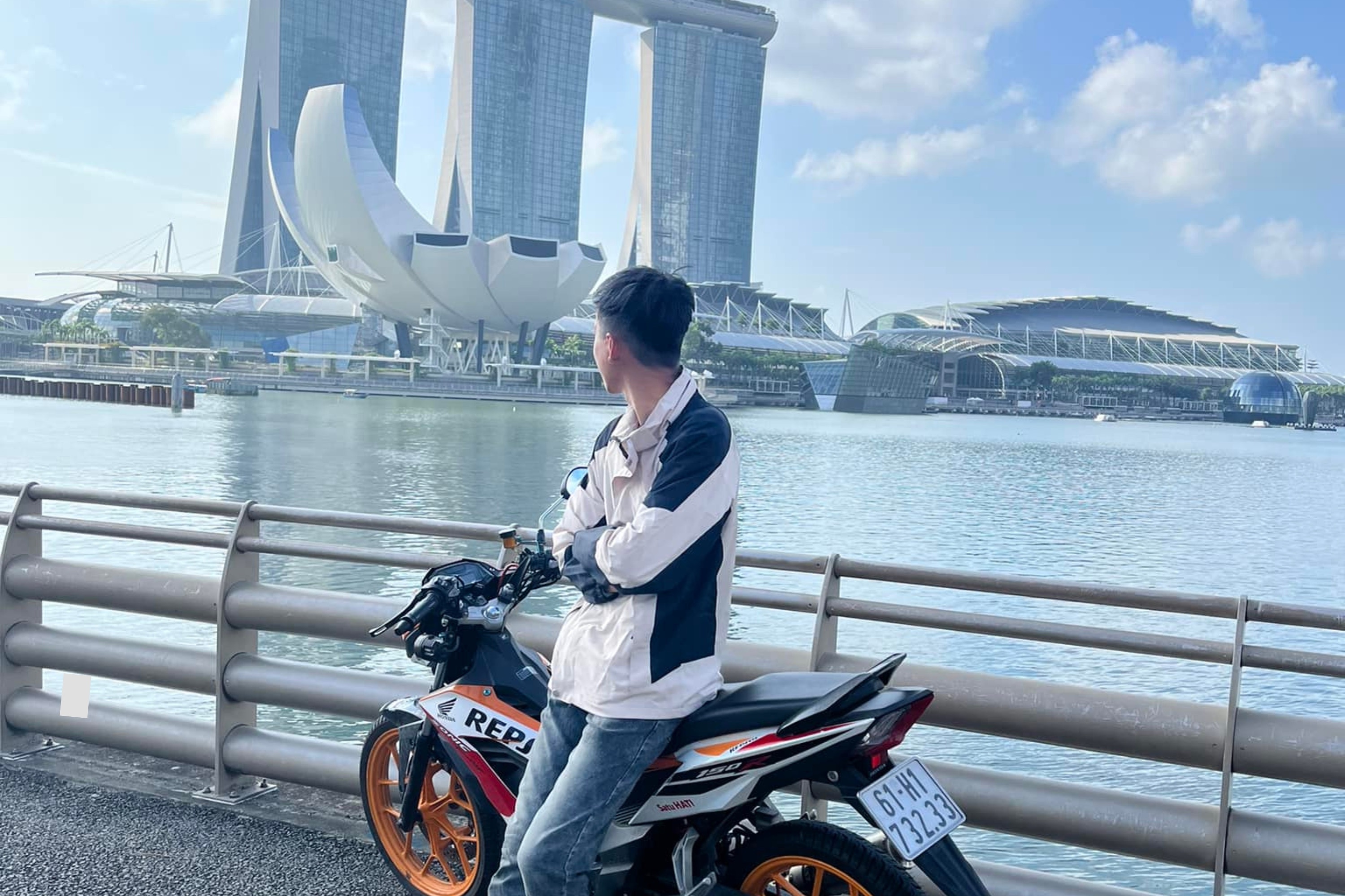 Toi di xe may tu Viet Nam sang Singapore hinh anh