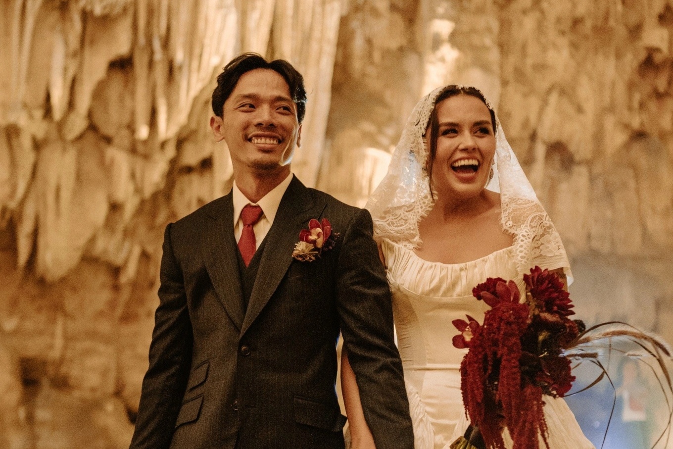 Doc la le cuoi trong hang dong Viet Nam hinh anh