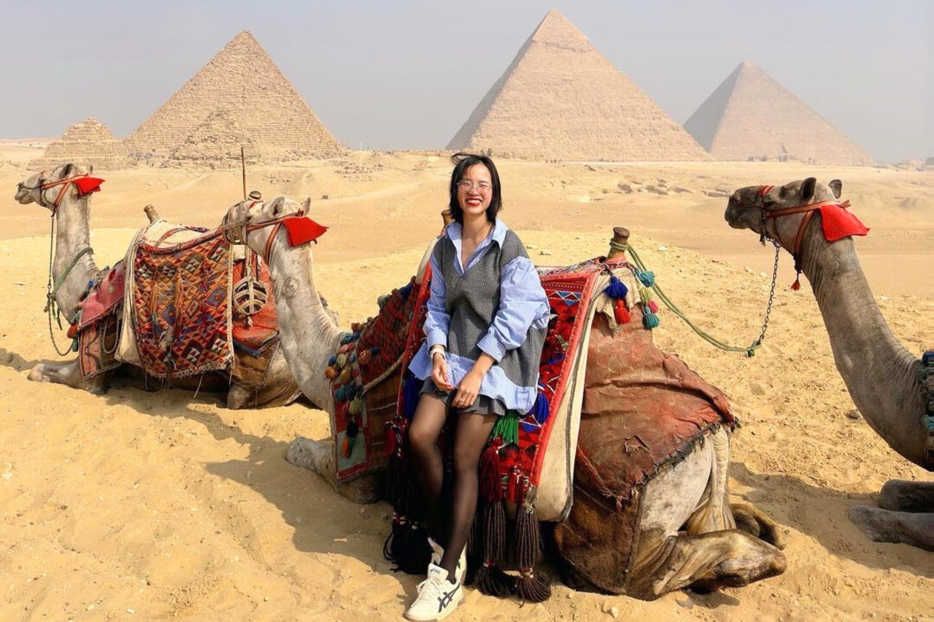 Mot ngay chup anh voi hang tram nguoi la o Ai Cap hinh anh