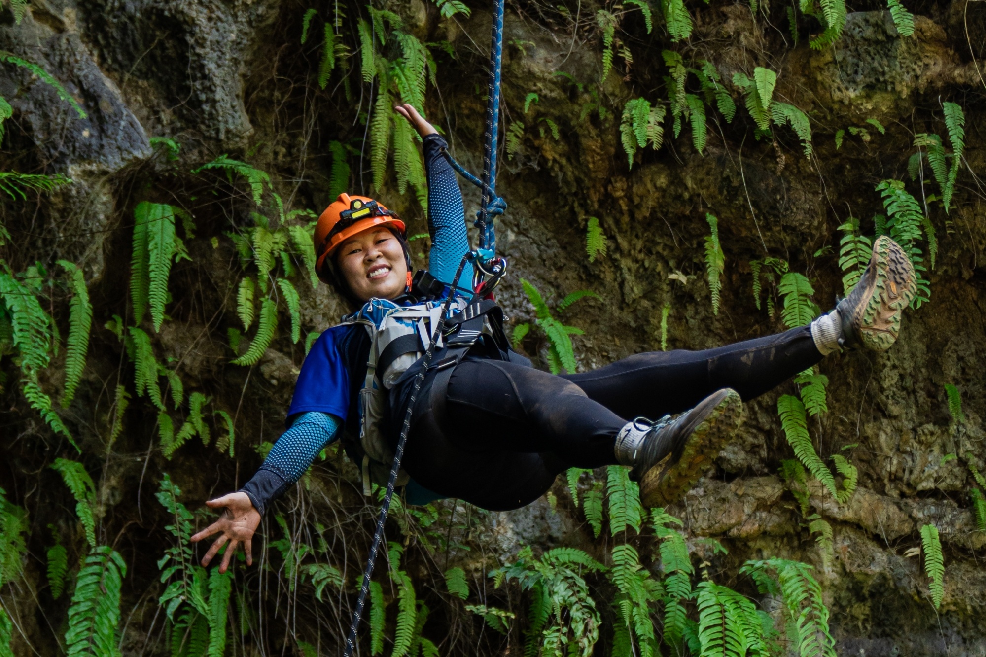 Toi du day vuot hang dong nui lua dai nhat Dong Nam A hinh anh