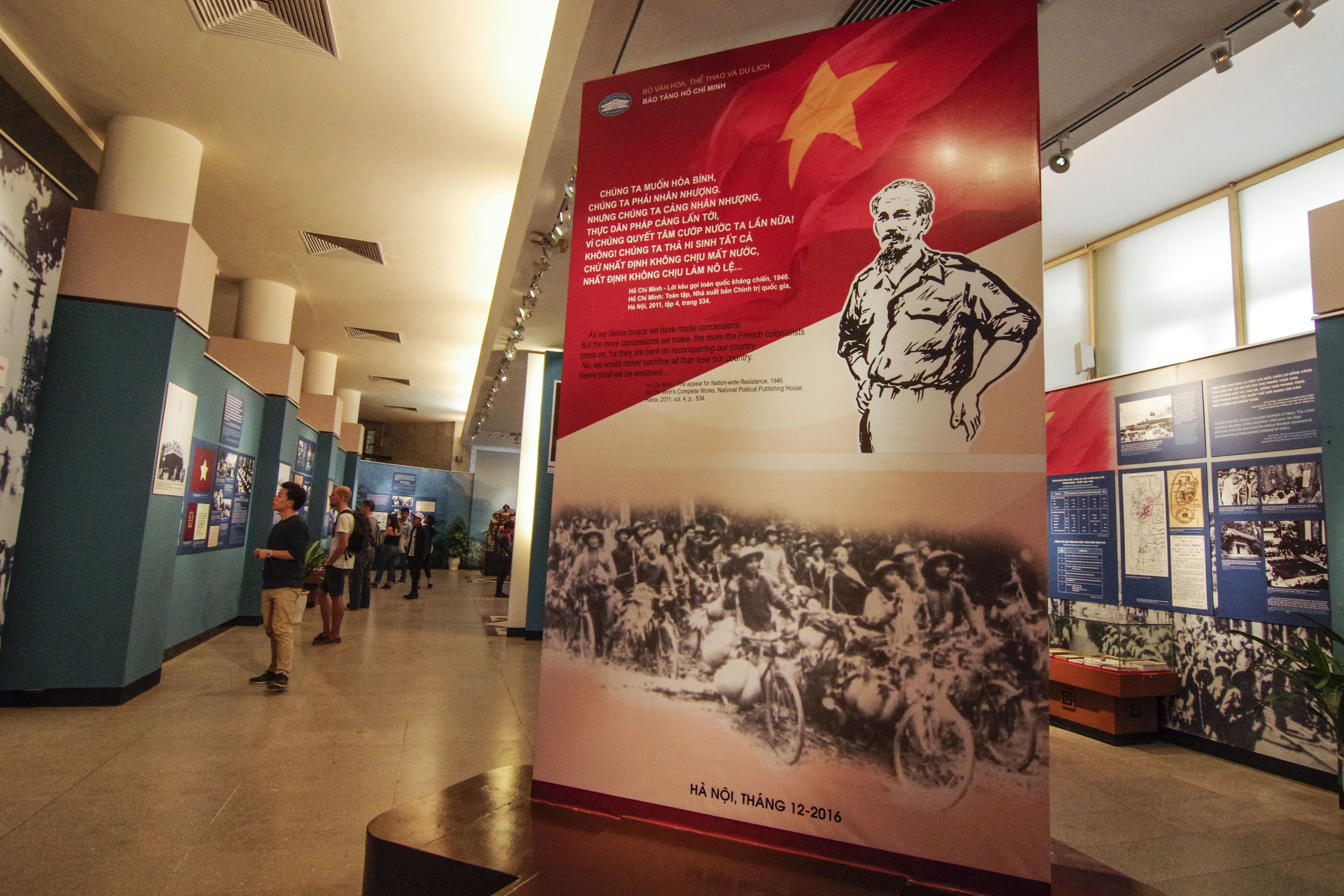 Triển lãm Chủ tịch Hồ Chí Minh ảnh 1 Trien lam Chu tich Ho Chi Minh anh 1