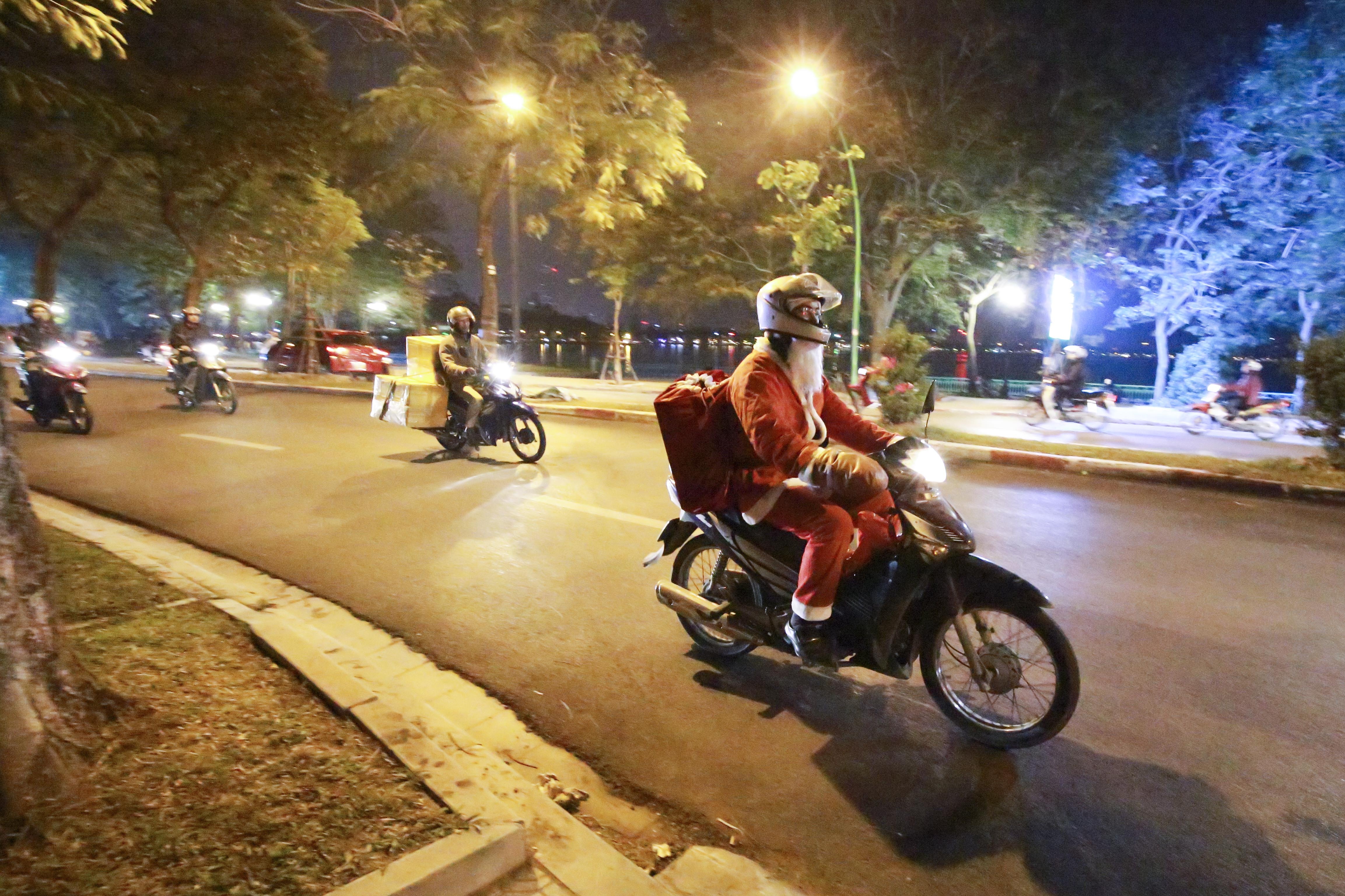 dich vu lam ong gia Noel anh 10