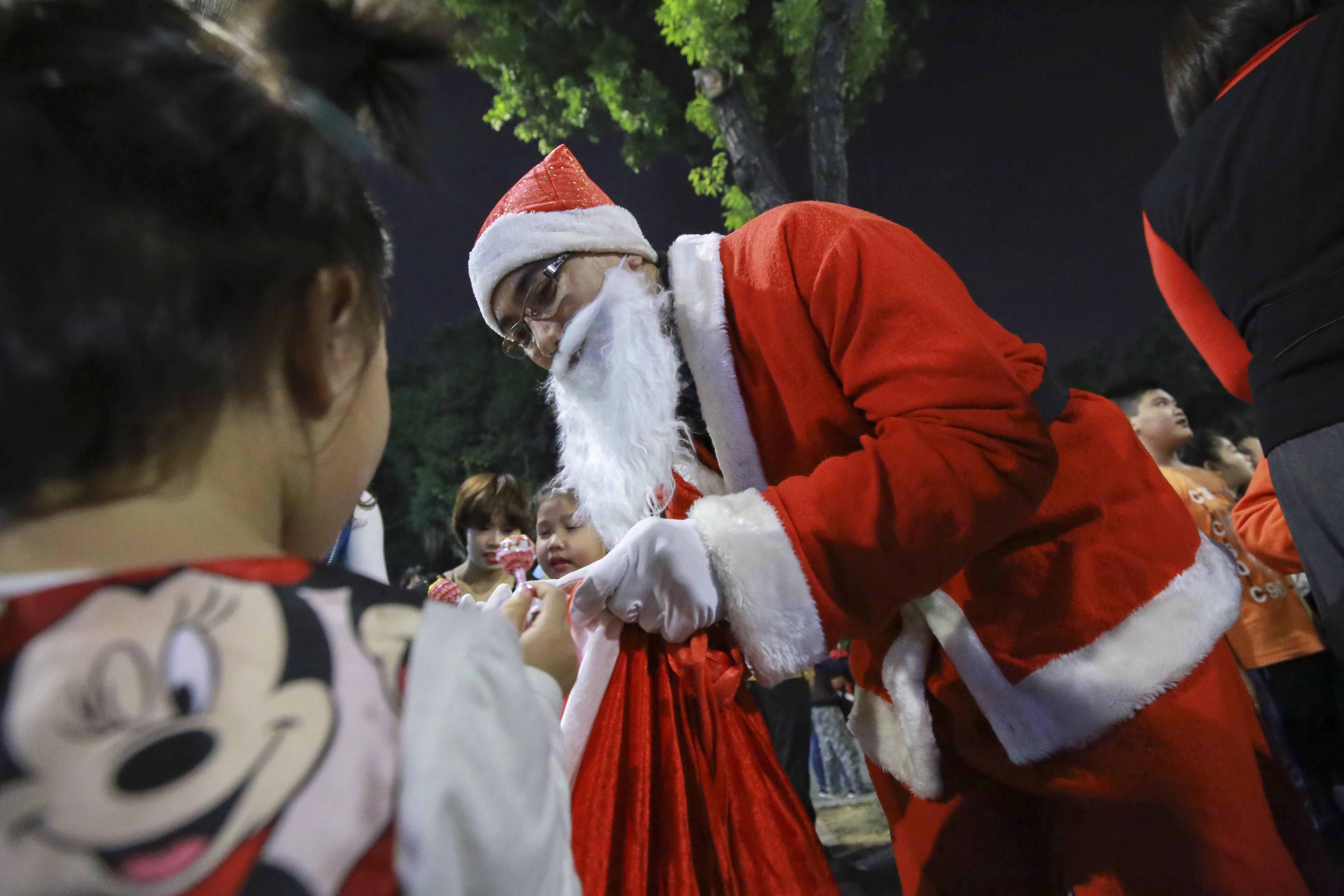 dich vu lam ong gia Noel anh 17