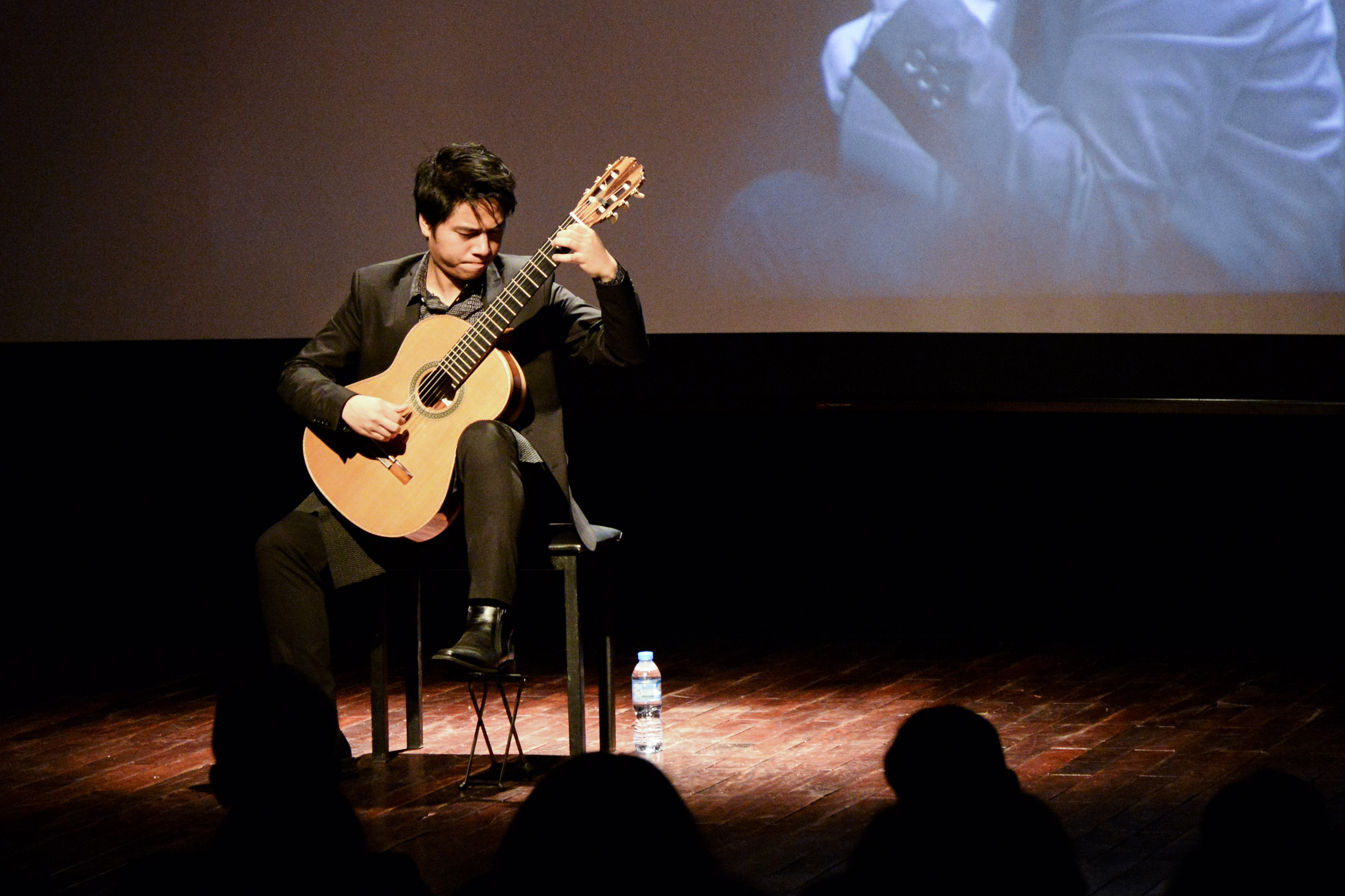 9x choi guitar anh 11