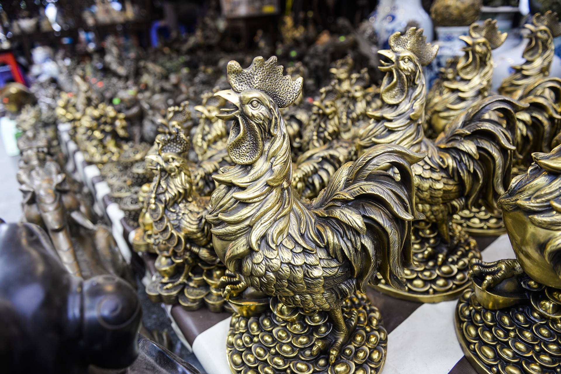 Cho hoa Hang Luoc tap nap nguoi mua sam anh 16