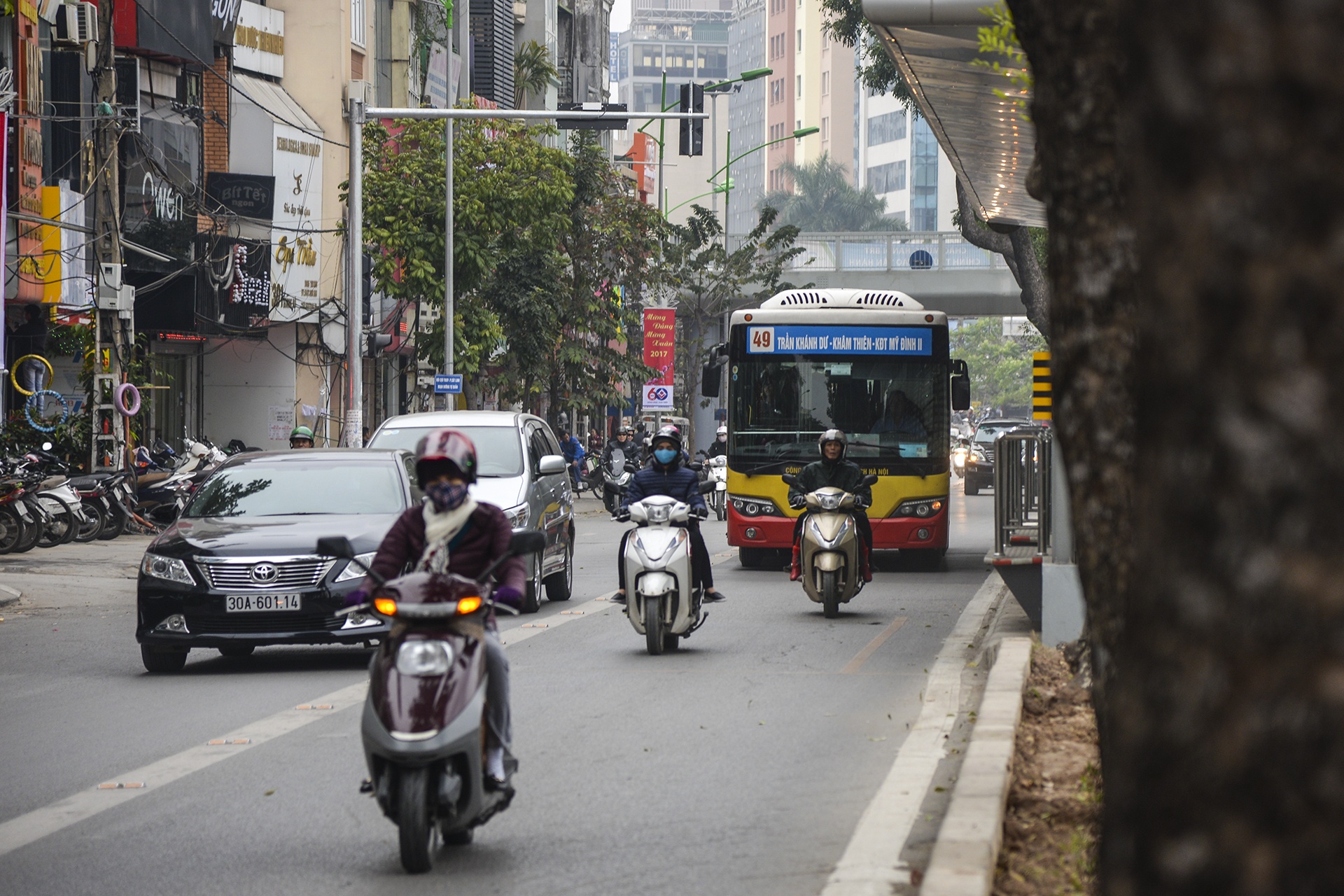 Lắp dải phân cách phục vụ tuyến buýt nhanh BRT ảnh 9 Lap dai phan cach phuc vu tuyen buyt nhanh BRT anh 9