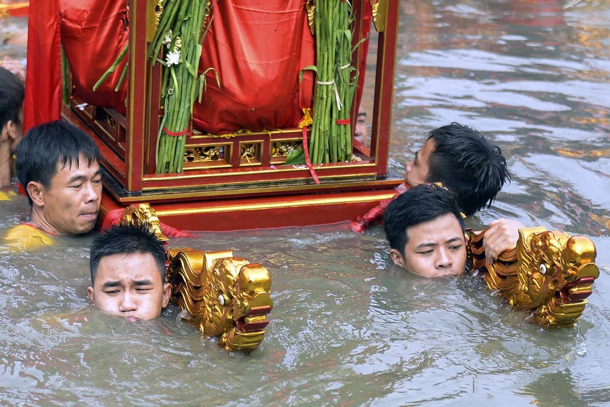 Ruoc kieu loi ao lanh suot 5 gio o Thai Binh hinh anh