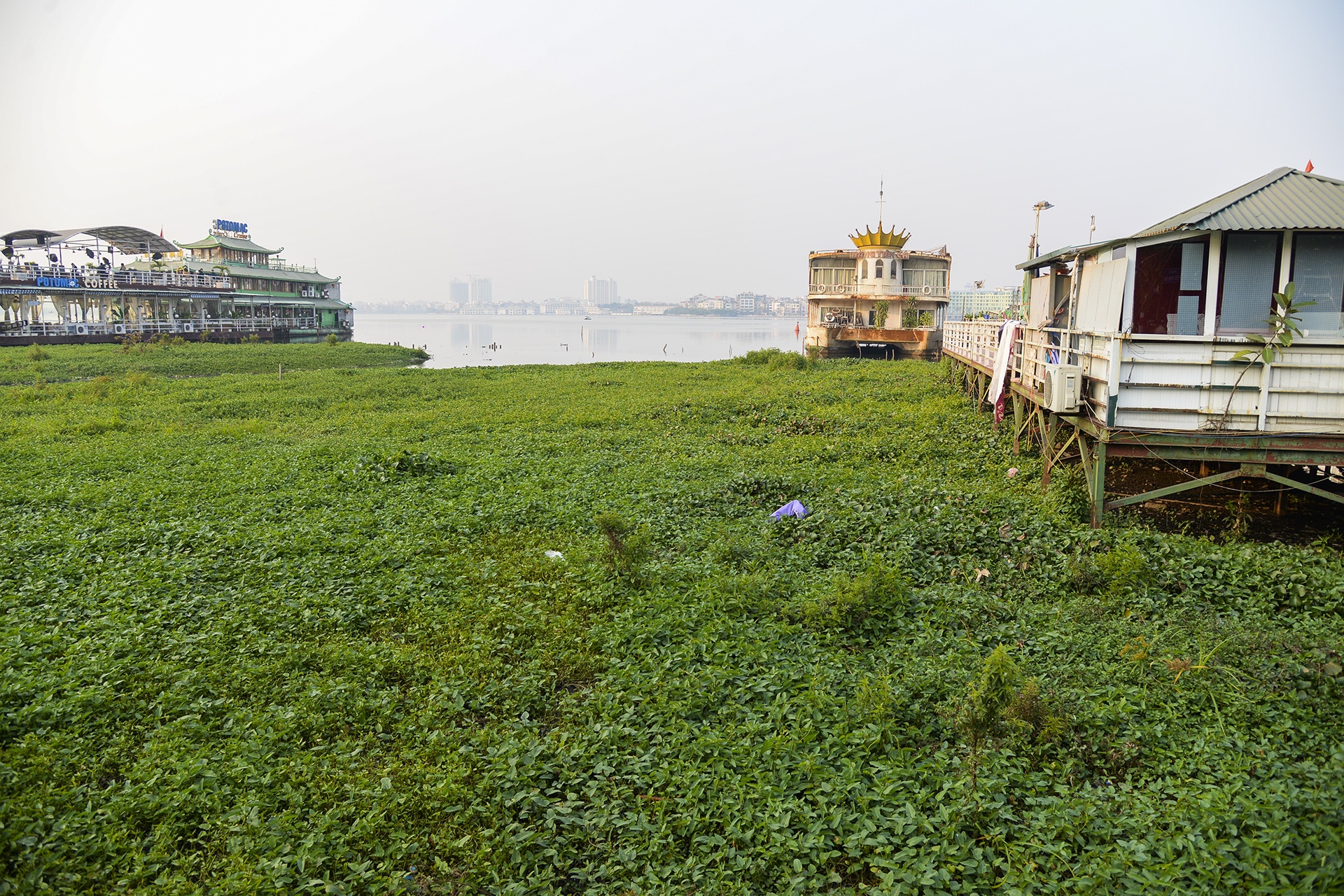 di doi nha hang ho Tay anh 14