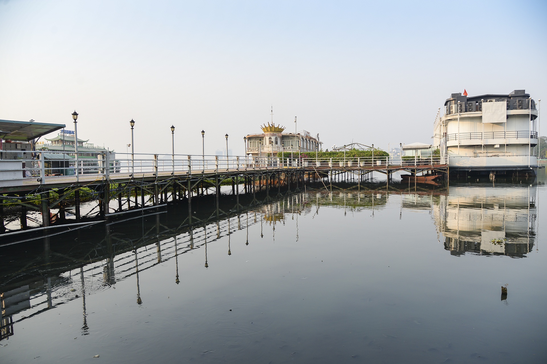 di doi nha hang ho Tay anh 2