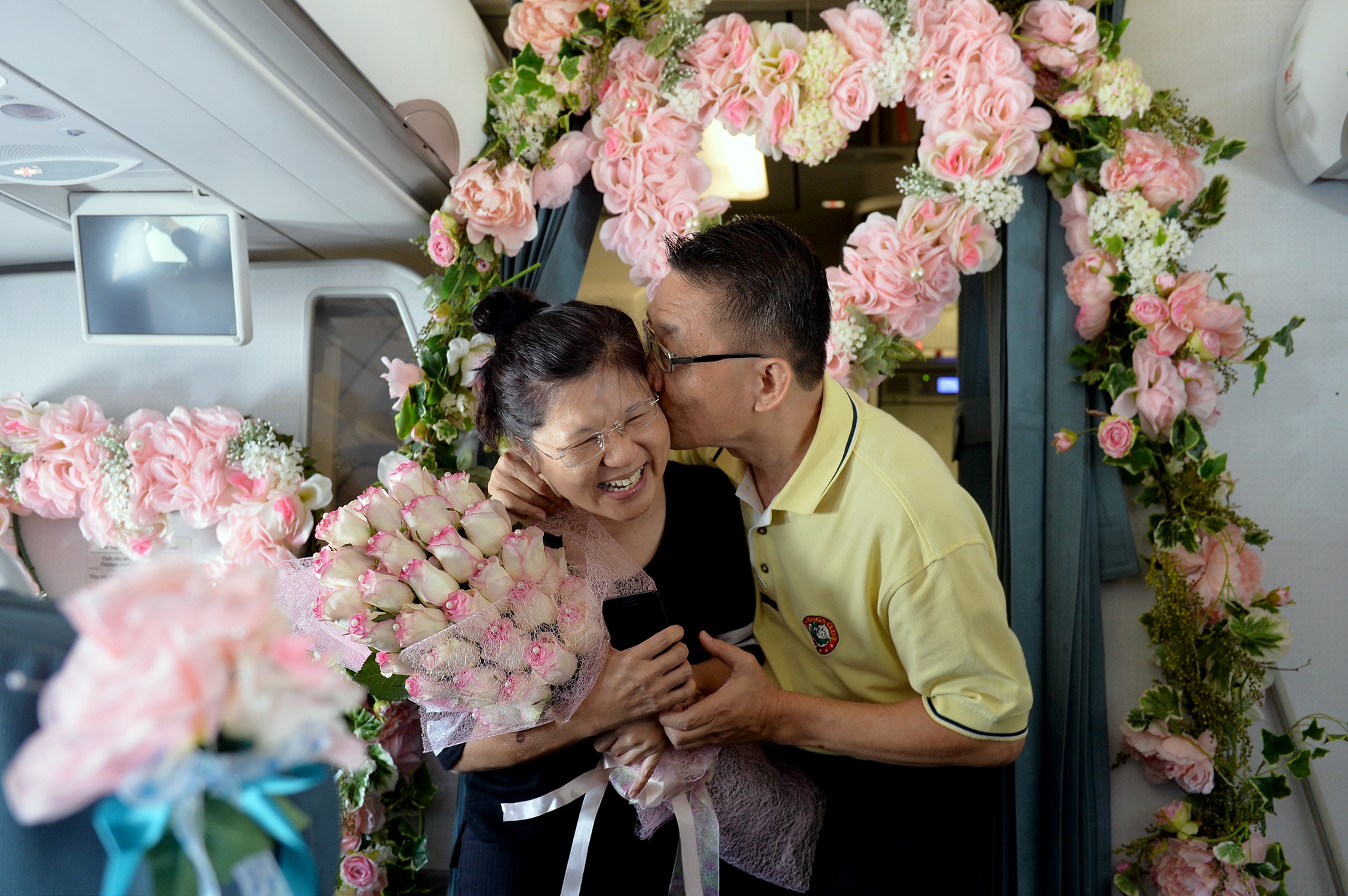 Valentine tren may bay anh 5