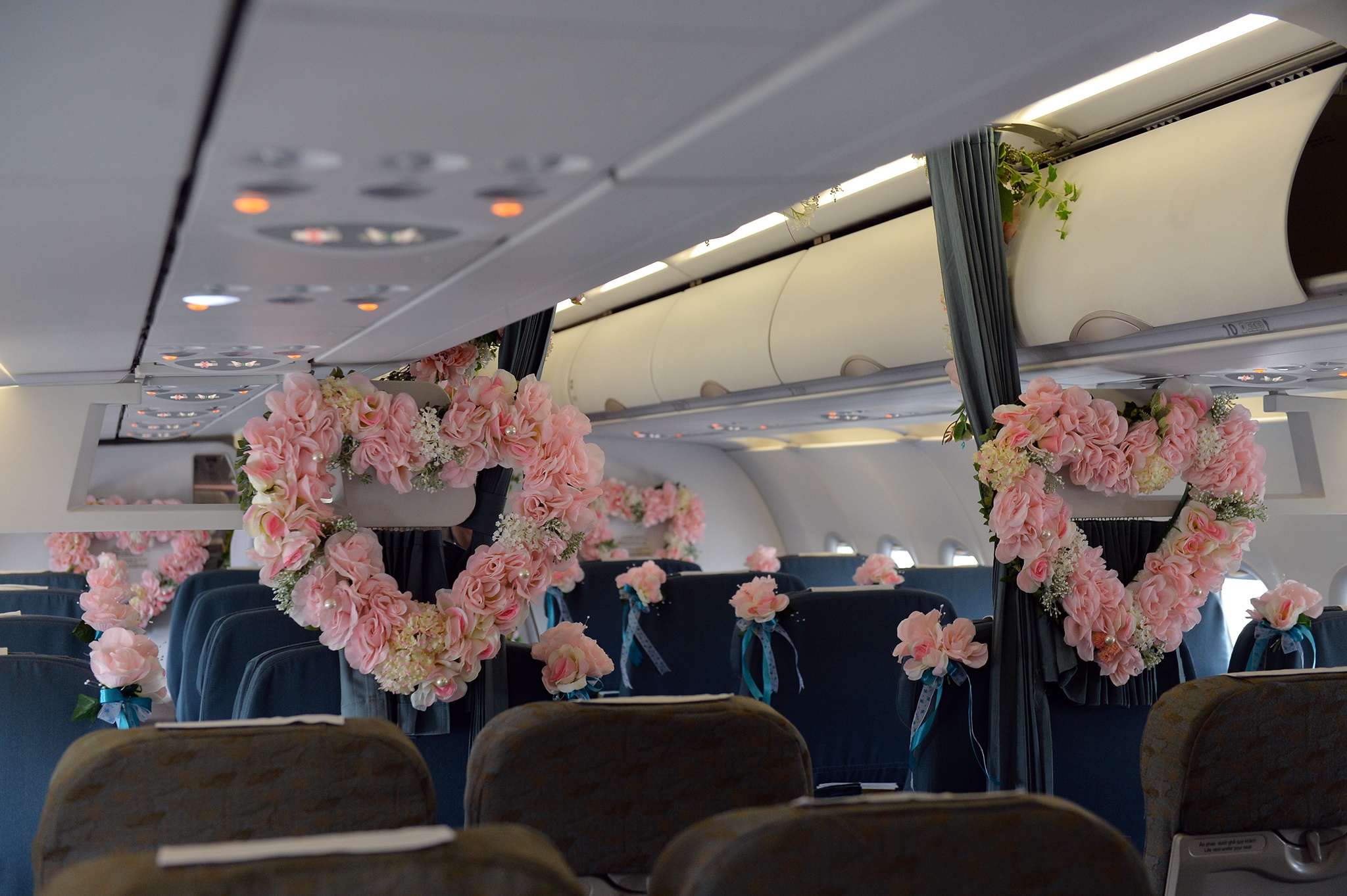 Valentine tren may bay anh 1